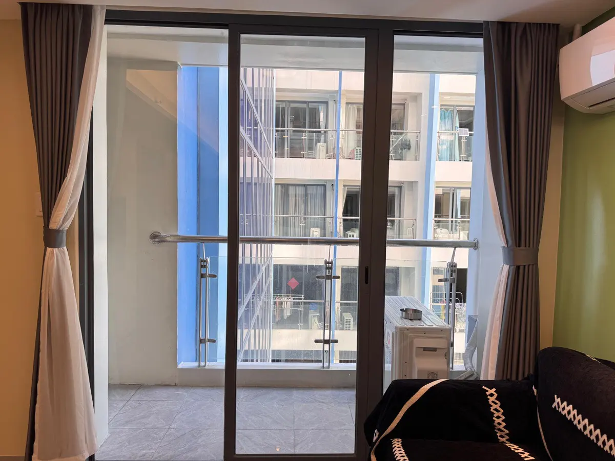 One Bedroom Suite serviced apartment near MOA PITX and NAIA